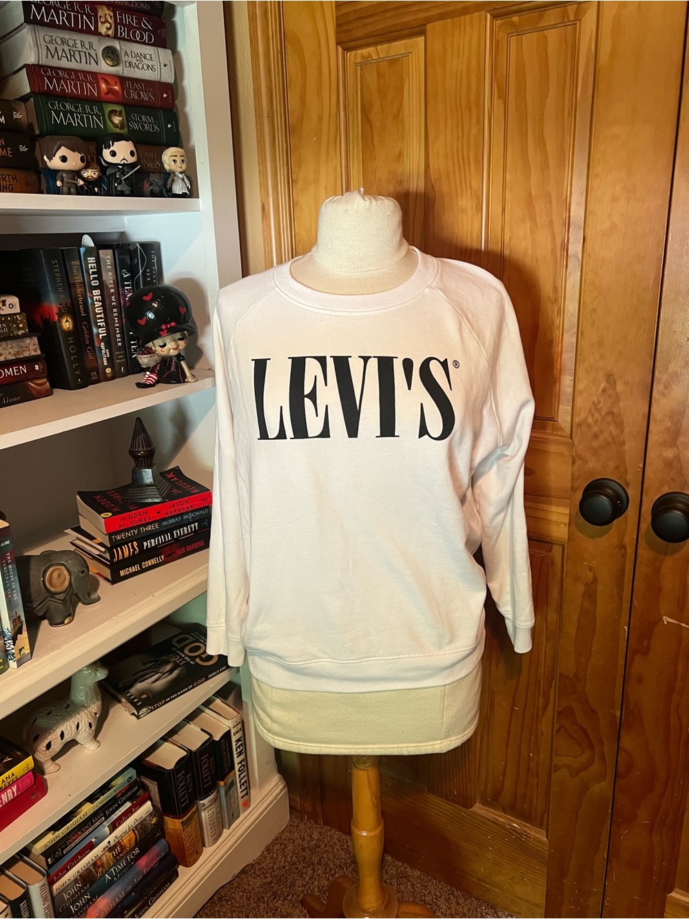 Levi's Men's White Crewneck Sweatshirt with Black Logo